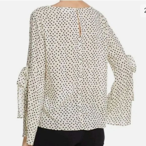 Velvet By Graham and Spencer polkadot blouse size medium - Picture 3 of 6